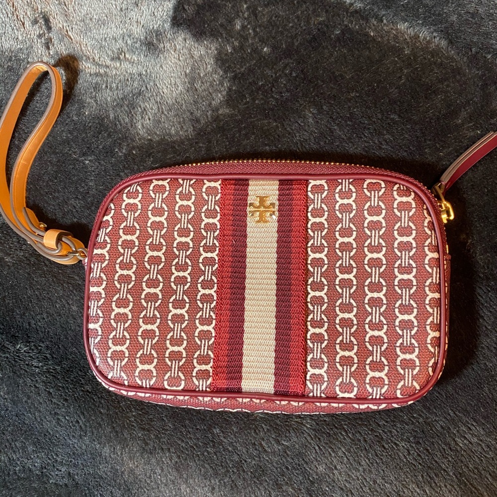 Tory Burch Gemini Link Wristlet Royal Burgundy